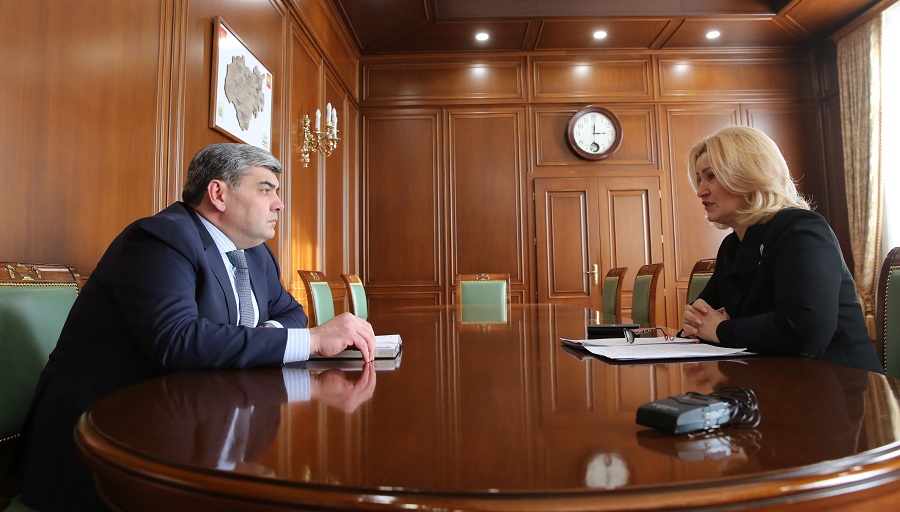 Казбек Коков встретился с Уполномоченным по правам ребенка в КБР Светланой Тлиновой 