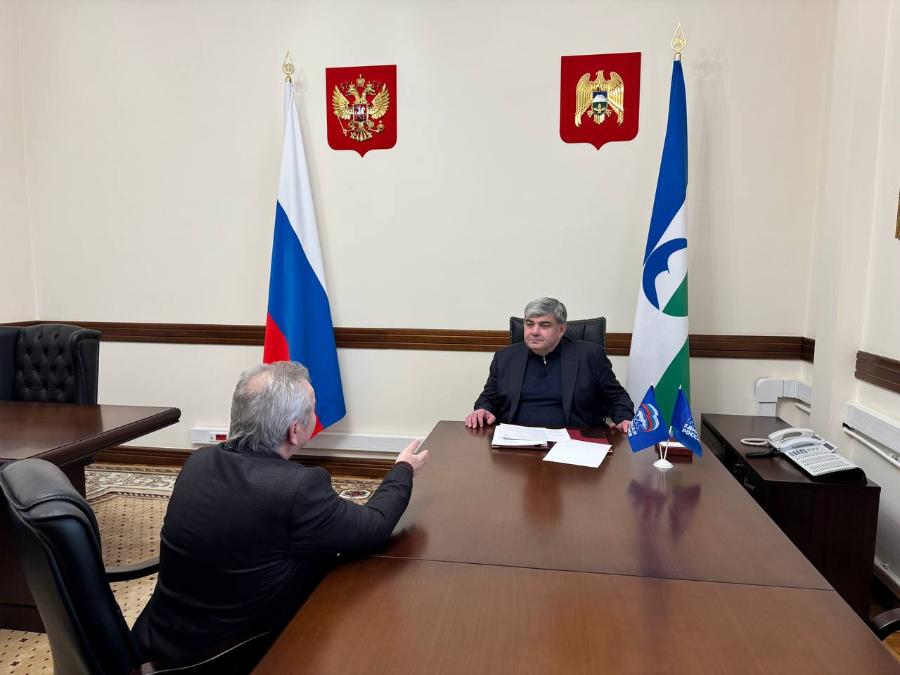 Казбек Коков встретился с гражданами, обратившимися в общественную приемную «Единой России»