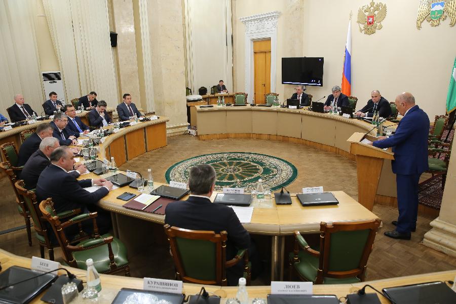 Глава КБР Казбек Коков провел совещание с участием глав муниципальных администраций