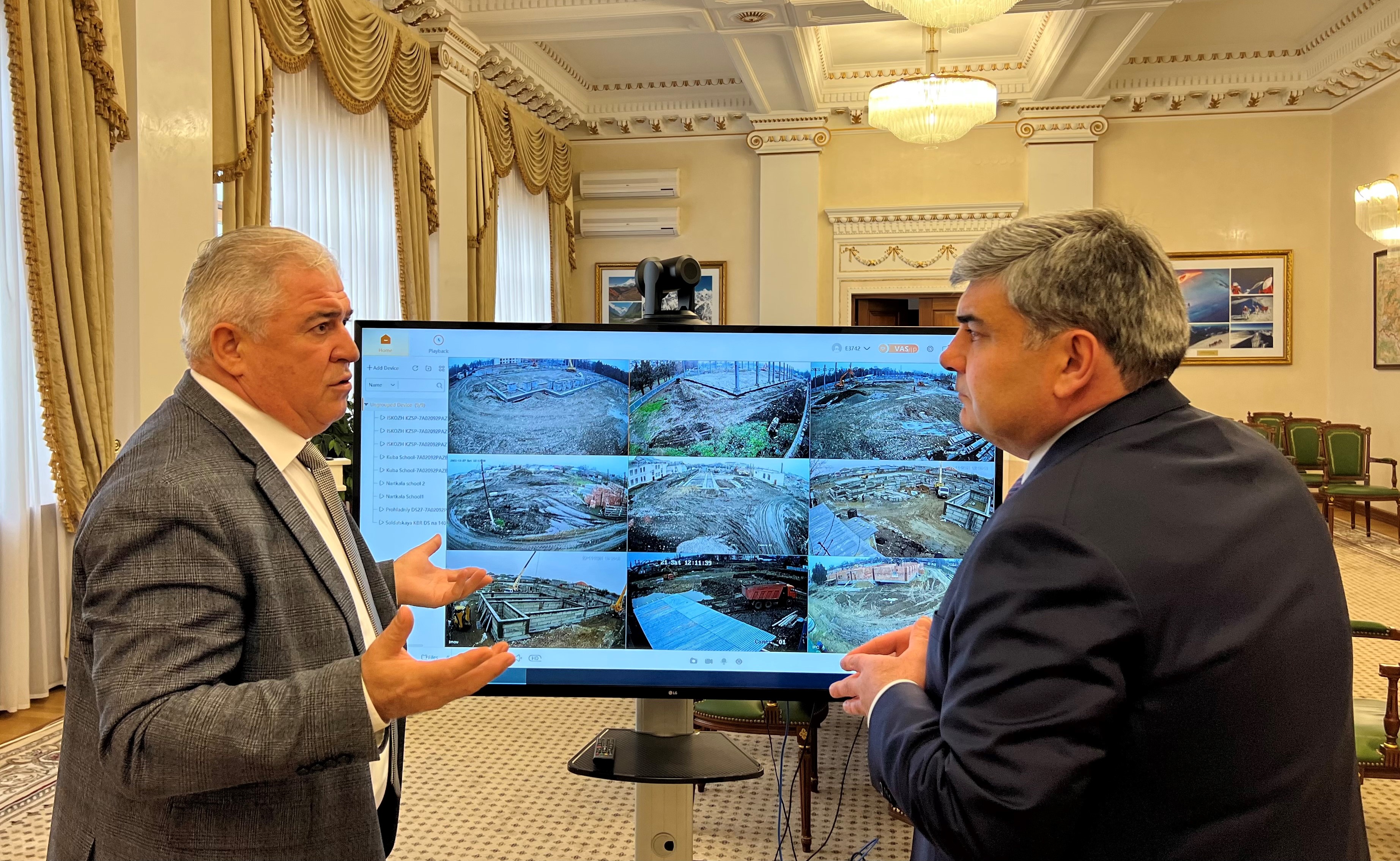 Казбек Коков проинспектировал ход строительства социальных объектов через новую онлайн-систему мониторинга
