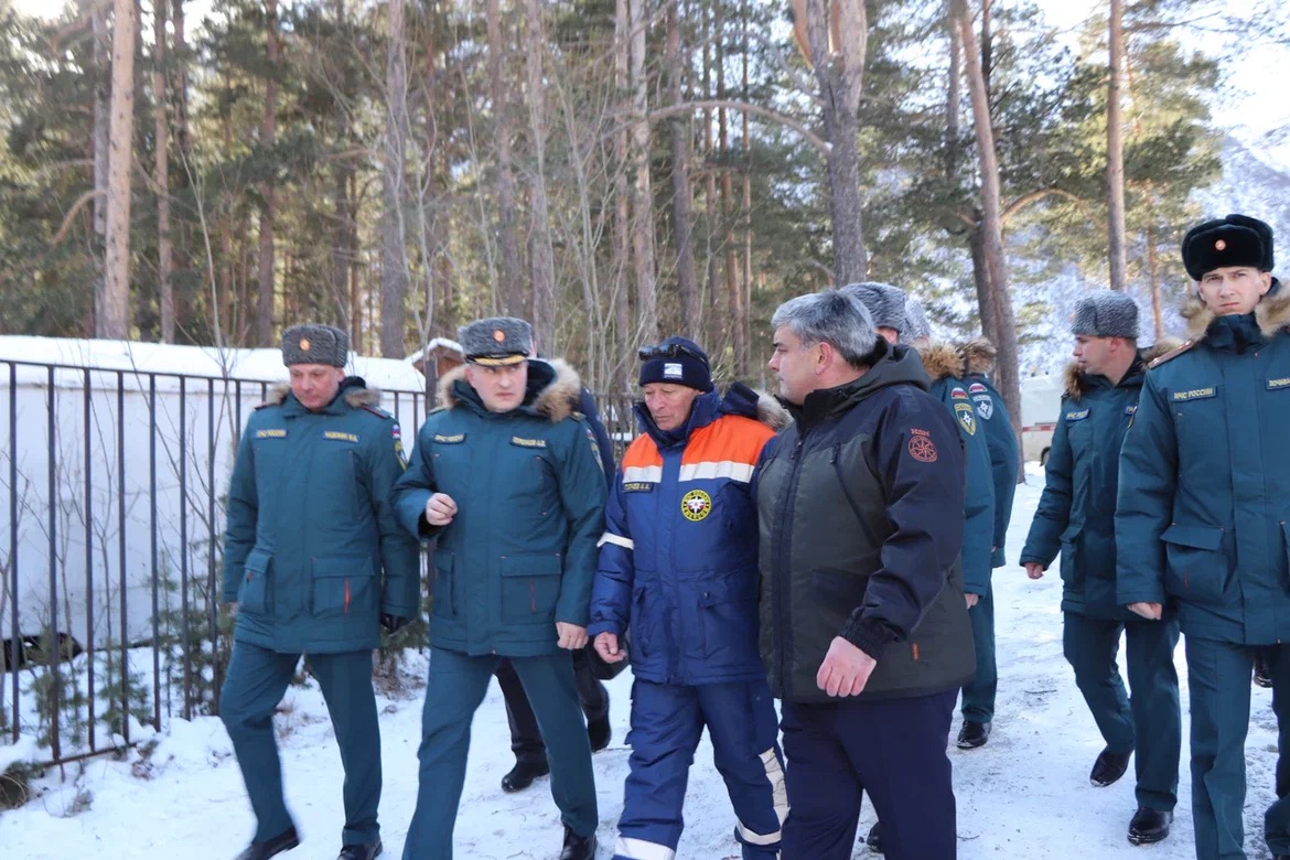 Александр Куренков и Казбек Коков встретились с Эльбрусским высокогорным поисково-спасательным отрядом 