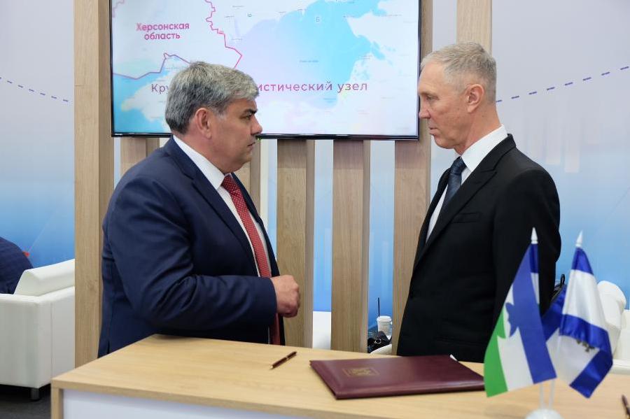 ПМЭФ-23: состоялась рабочая встреча Казбека Кокова и Владимира Сальдо 