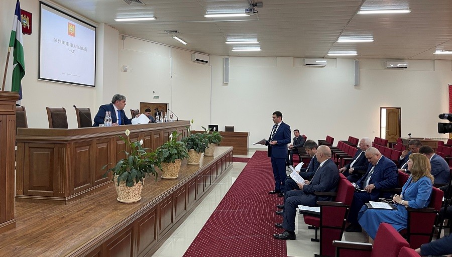 Глава КБР Казбек Коков провел «муниципальный час» в администрации Баксанского района