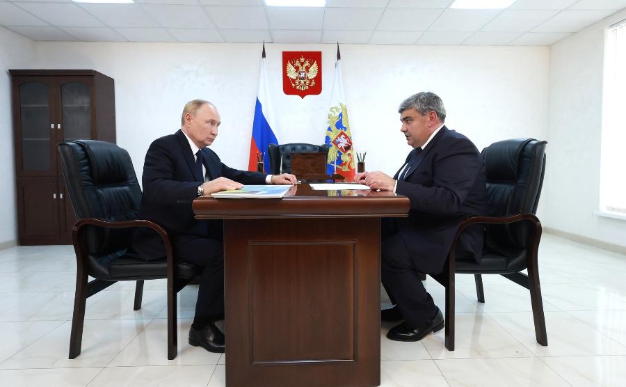 Президент России Владимир Путин провел рабочую встречу с Главой Кабардино-Балкарской Республики Казбеком Коковым