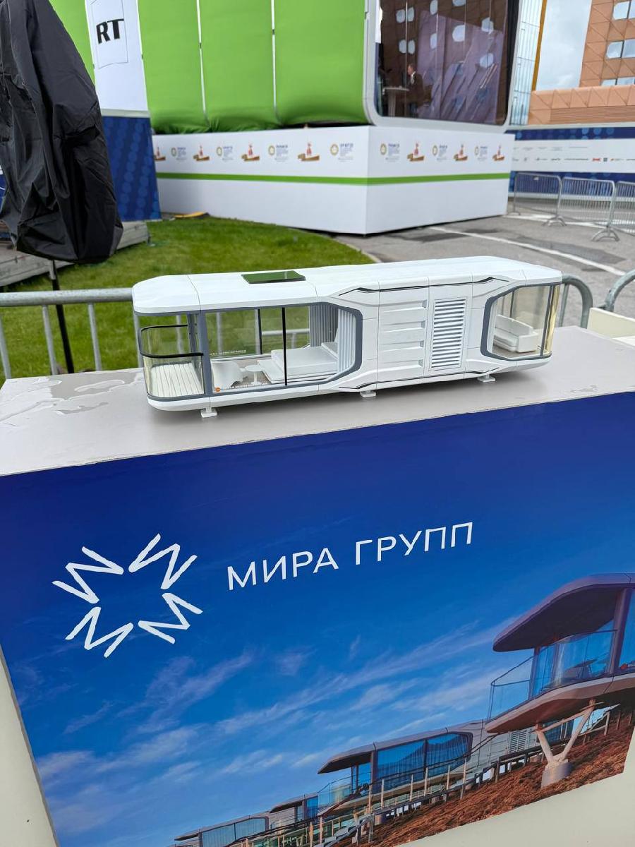 ПМЭФ-2025: Казбек Коков ознакомился с продукцией компании «МИРА ГРУПП»