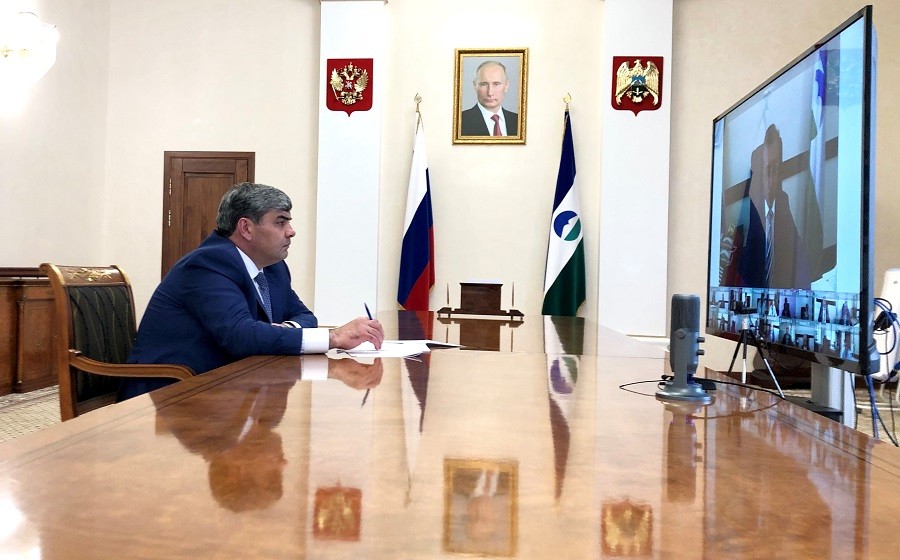 Казбек Коков провел совещание с членами Правительства республики
