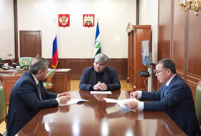Глава КБР Казбек Коков провел оперативное совещание по развитию дорожной сети Нальчика