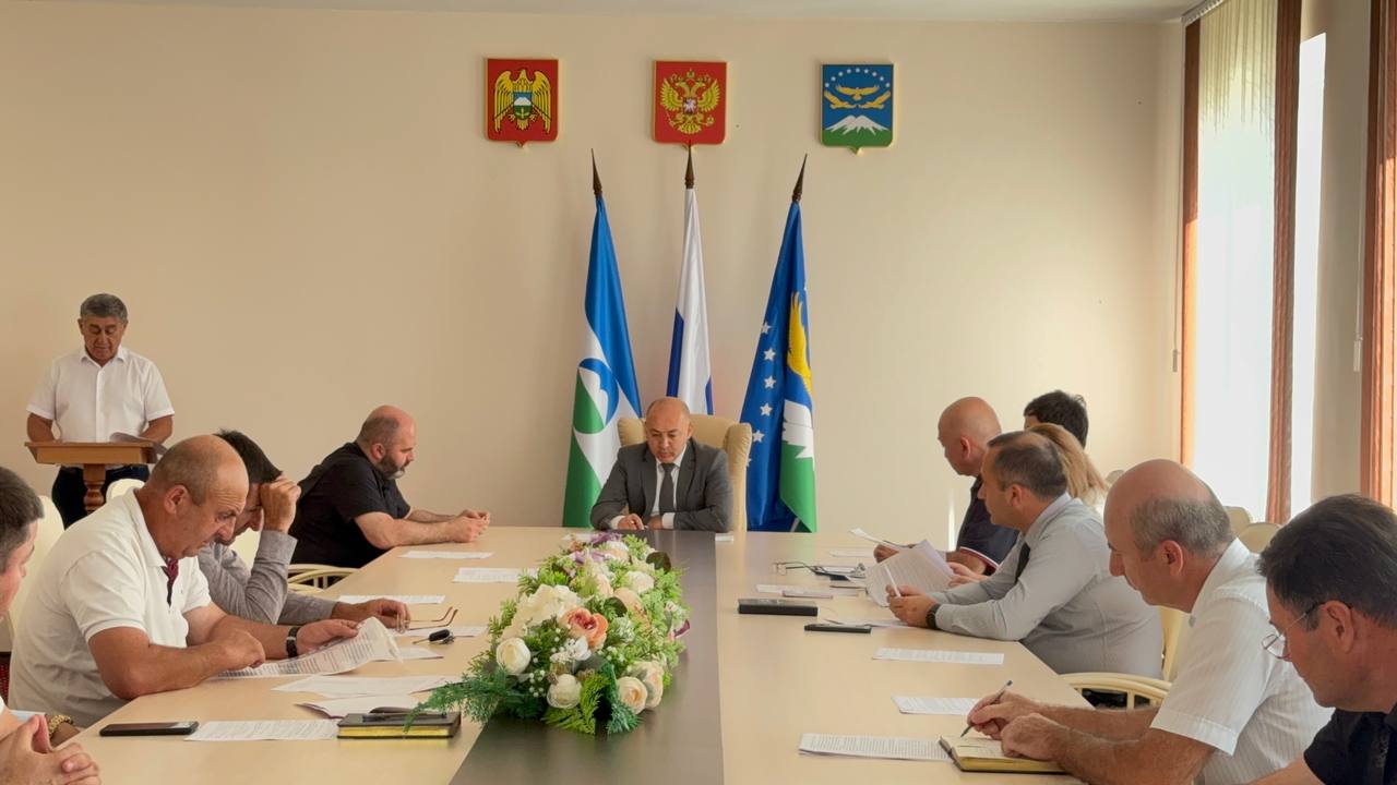 Под председательством главы местной администрации Сафарби Инжижокова состоялось заседание Антитеррористической комиссии Лескенского района