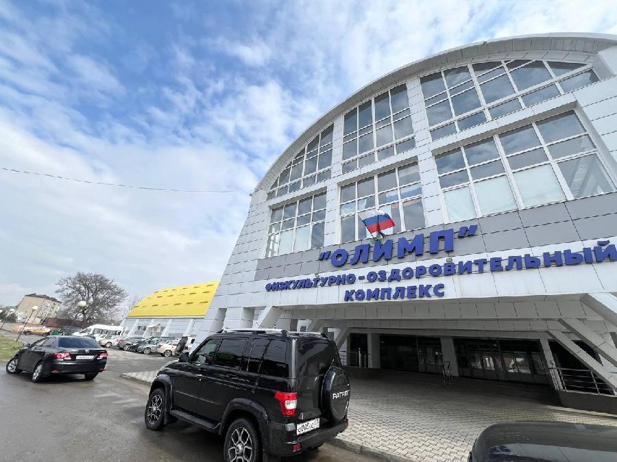 В Прохладном Глава КБР осмотрел спортивно-оздоровительный центр «Олимп»