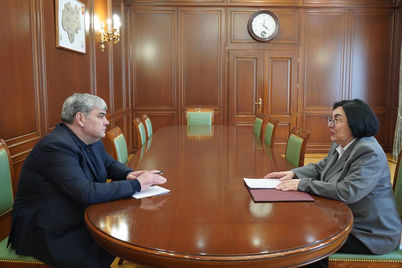 Глава КБР Казбек Коков встретился с председателем Контрольно-счетной палаты КБР Диной Кясовой
