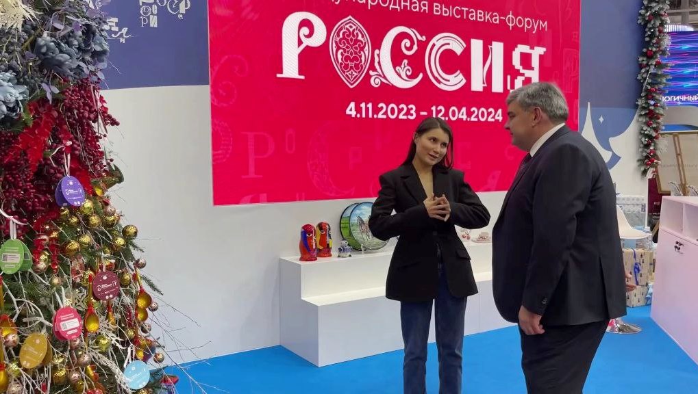 Глава КБР принял участие в акции «Елка желаний» на Международной выставке-форуме «Россия»
