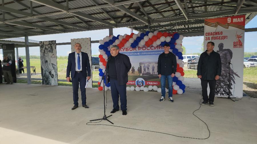 Казбек Коков в конноспортивном комплексе «Красный Гедуко» поприветствовал участников Кубка России по пробегам