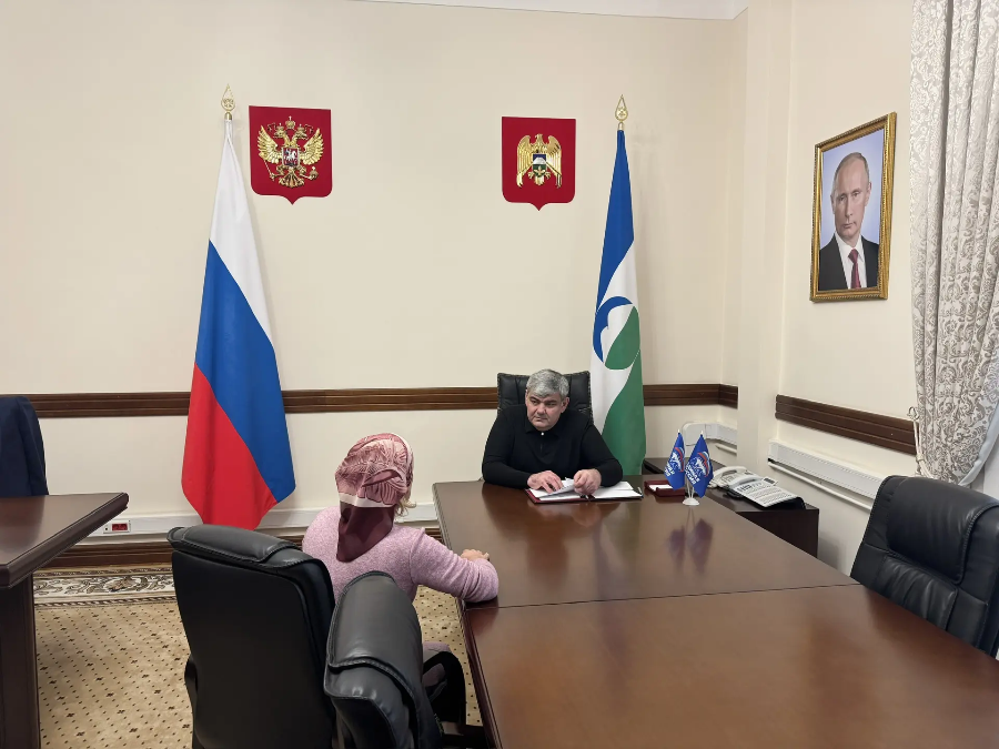 Глава КБР Казбек Коков провел личный прием граждан в Региональной общественной приемной Всероссийской политической партии «Единая Россия»
