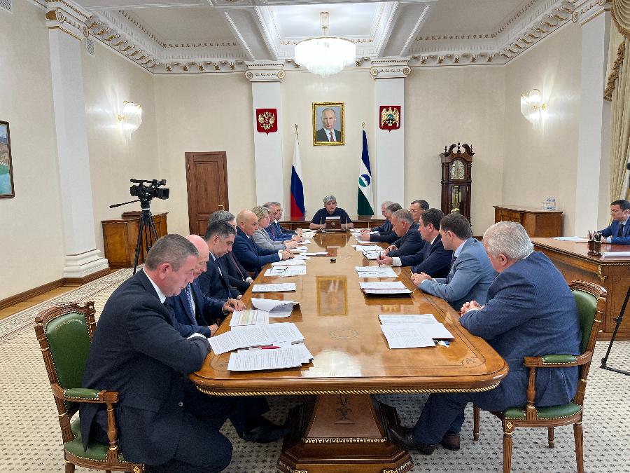 Глава КБР Казбек Коков провел совещание по итогам социально-экономического развития республики в первом полугодии  
