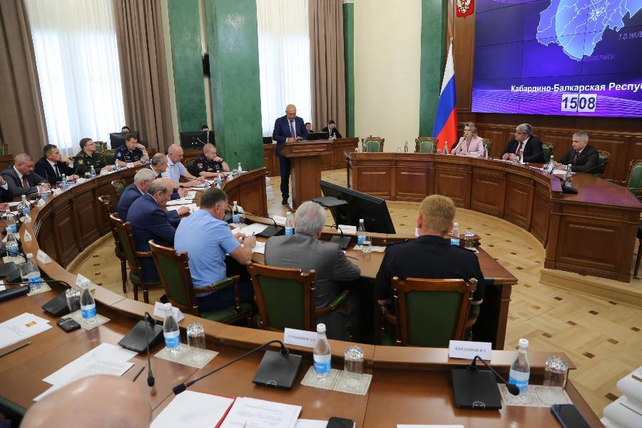 Казбек Коков провел координационное совещание по обеспечению правопорядка
