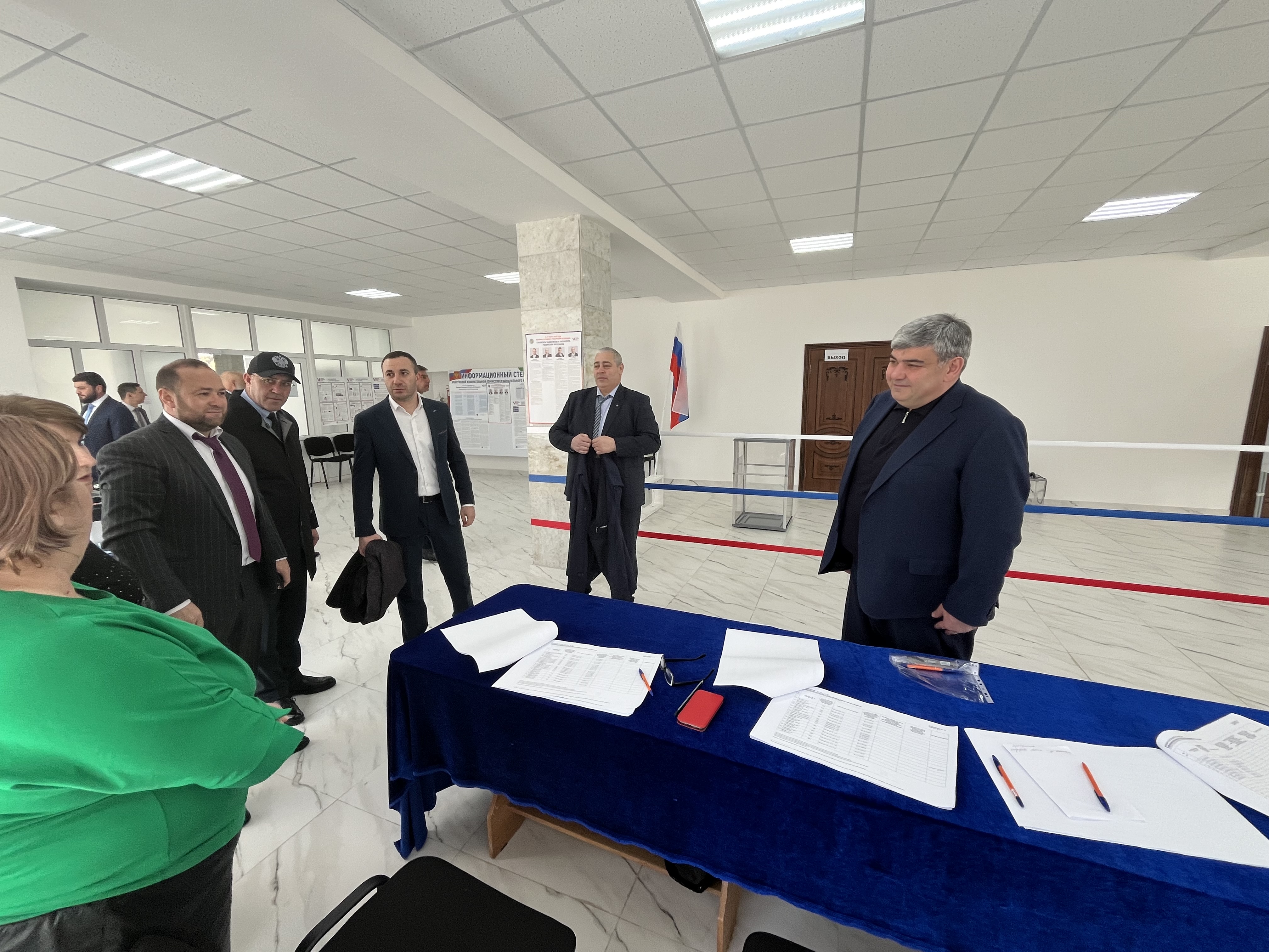 Казбек Коков проверил готовность районного Дома культуры в Кашхатау к проведению выборов Президента России