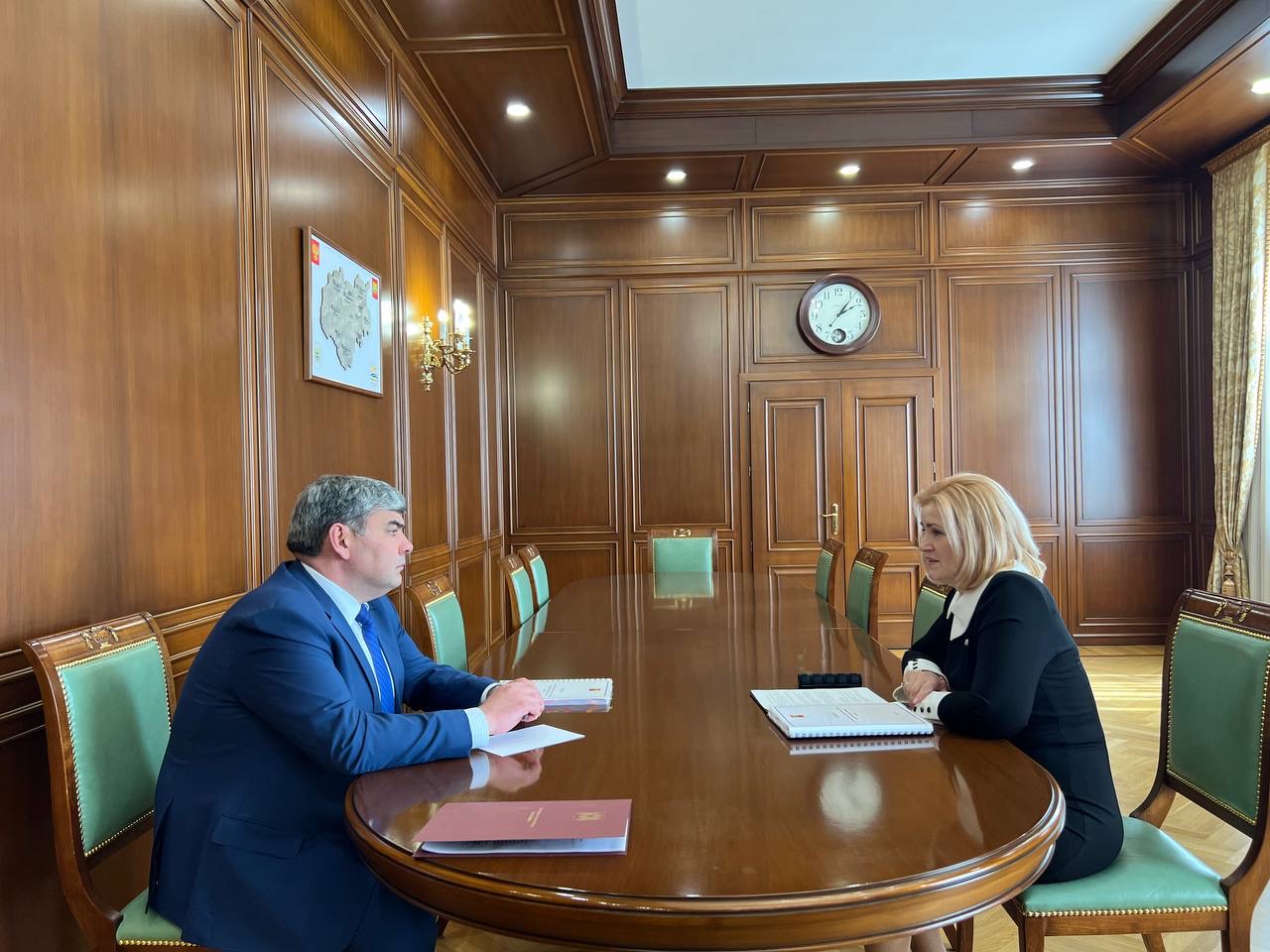 Казбек Коков провел рабочую встречу с Уполномоченным по правам ребенка в КБР Светланой Тлиновой