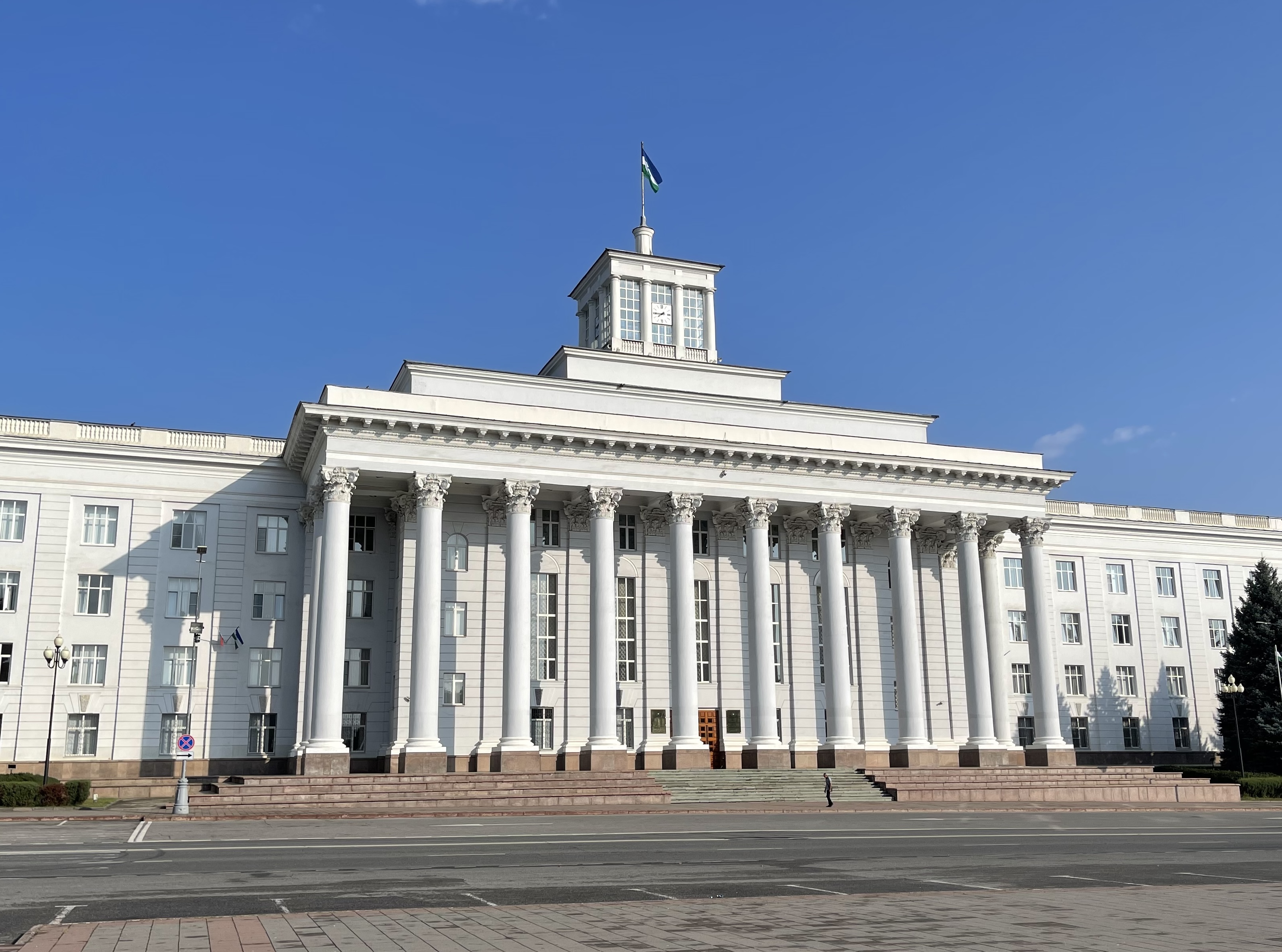 ПОЗДРАВЛЕНИЕ Главы Кабардино-Балкарской Республики Кокова К.В. с Днем российского предпринимательства