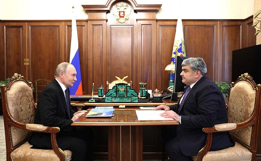 Президент РФ Владимир Путин провел рабочую встречу с Главой КБР Казбеком Коковым